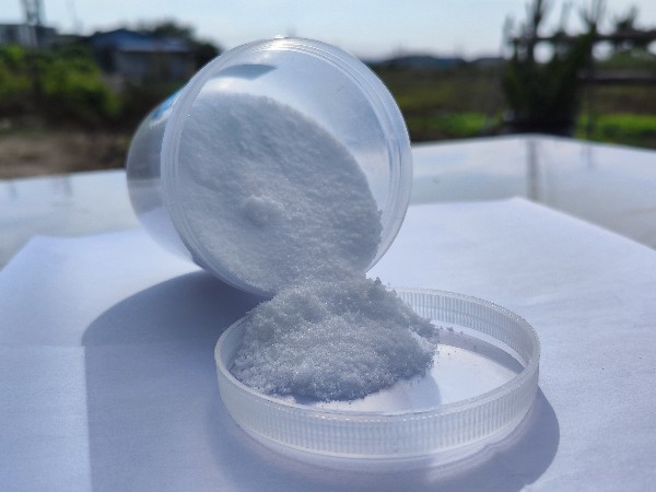 潮濕下雨天氣使聚丙烯酰胺結(jié)塊！會(huì)不會(huì)影響它的使用?